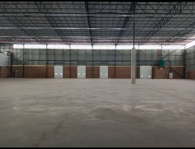 4,631M² WAREHOUSE TO LET IN AIRPORT PARK